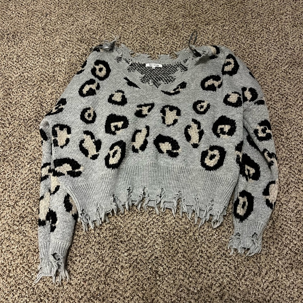 Women’s Cropped Pattern Sweater - image 1